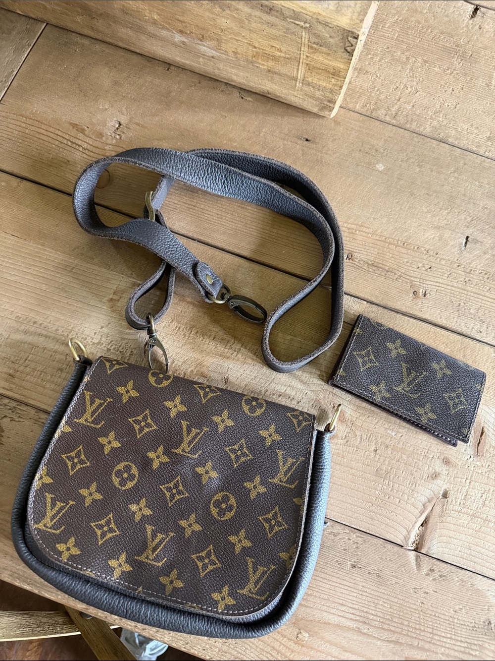Vintage Boho bags Louis Vuitton Monogram crossbody + matching credit card wallet - Picture 1 of 16